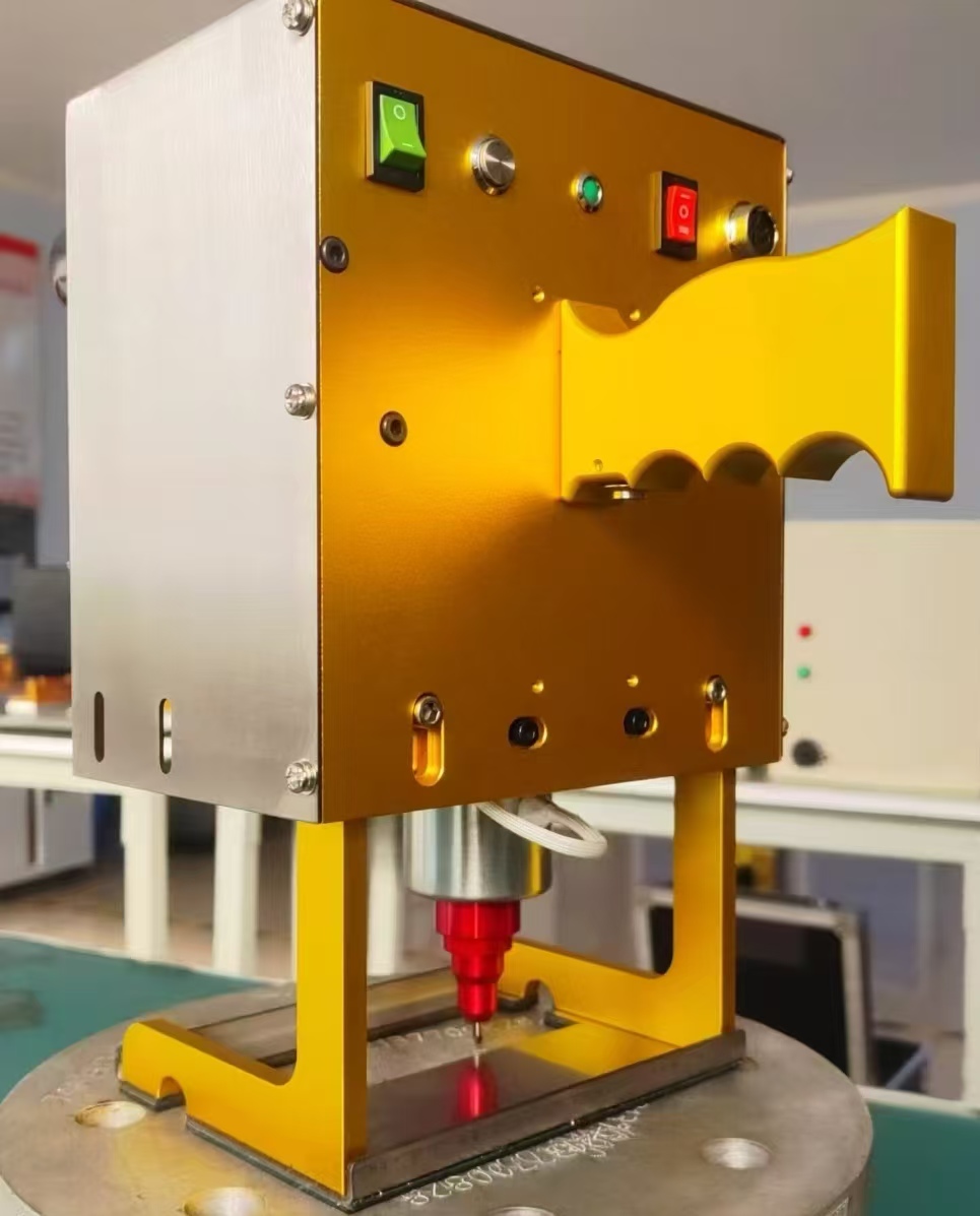 Mesin ukiran listrik genggam, mesin ukiran logam pada tabung baja